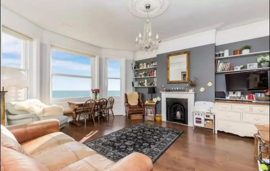 Uninterrupted Sea View Hove Seafront, Home From Home Brighton